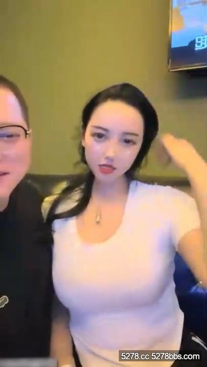 抖阴女网红被同城大哥约到KTV 勾引大哥包厢开干.mp4.0007.jpg
