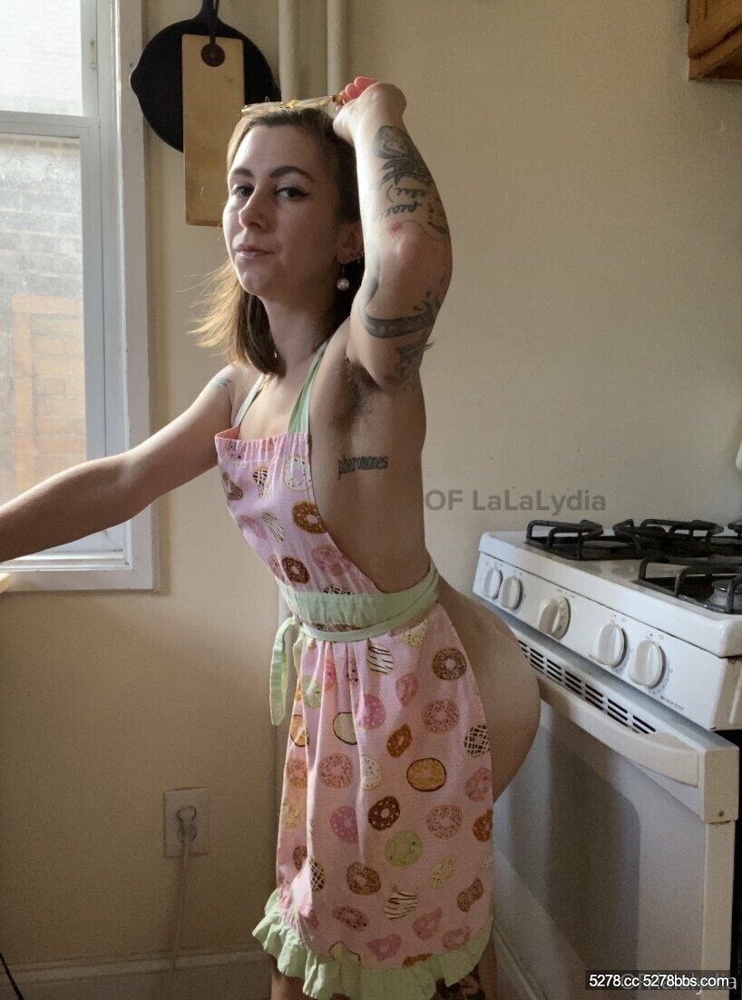 lalalydia-2021-12-21-2304715594-making - brownies for xmas gifts  wish someone w.jpg