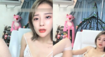 小姐姐漂亮美女主播yo蜜收費大秀坐在椅子上插穴自慰 很是淫蕩