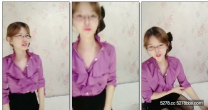 韓老師笑起來甜美紫衣眼鏡妹，性感短裙黑絲炮友穿戴假G8操逼，開檔黑絲手指扣弄，上位騎乘站立側入抽插