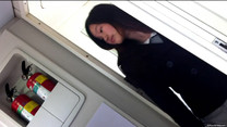 火車廁所偷拍回家的女大學生