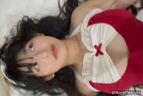 頂級約炮大神『深圳第一深情』「主人雞巴好厲害，高潮很多次了~別拔出來，我還要~」剛上大二19歲學妹 長相清純