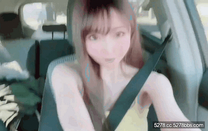 日本大眼萌妹「Yui Peachpie」富二代開車出行一邊開車一邊被摸大腿情調來了玩車震內射精液