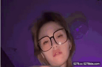 高顏值露臉鄰家阿黑顏「Abaaaaaa9」超愛大屌的體育生女友，在外約男友球隊的隊員，口爆大屌，無套內射白虎騷穴