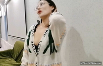 風韻舞蹈美嬌娘飢渴採精 靈活舌尖專攻敏感地帶真要命 滾燙陰道彷彿要融化肉棒 內射中出回味無窮