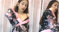 氣質漂亮美女呻吟美人0218穿著睡衣一多自慰大秀 身材不錯木耳漂亮 自慰插穴很誘人