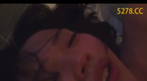 很年青小情侣