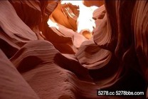「地球上十大最奇特地貌」之一的峽谷  美國羚羊谷