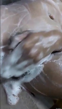 妹妹 善用洗澡時間