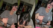 清純眼鏡學生妹 眼鏡女孩子其實是最騷的 這句話果然沒有錯 清純的外表 騷是骨子裡的 奶子超大