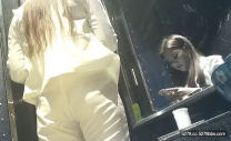 高級酒店廁所偷拍漂亮小姐姐 BB粉嫩粉嫩的