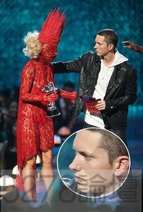 阿姆頒獎給Lady Gaga的驚訝表情