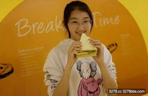 年輕女孩與男友性愛自拍，超愛吃雞巴，無套猛艹