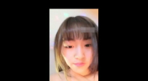 说自己胸小的可爱萌妹子