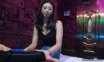 你的老表啊哈，足浴尋歡記，店裡隔空操逼，舒服了、帶回酒店前胸貼後背洗澡，大操，女的被操的很開心‘你肉棒好大呀