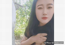 極品顏值少婦人妻『娍』老家的野外偷偷約的同城的大叔，老家小樹林來點刺激的 給我那個男人戴帽子