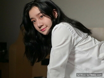 2026年3月最新，【重磅】頂級白嫩模特【萌萌】，大尺度攝影，跟攝影師啪啪，絕美大白奶子，一線天美鮑，銷魂的表情誘人