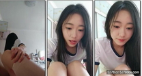 清純面孔新人大白天臥室中脫光光自慰，大號道具自慰，頭頭震動刺激陰蒂表情欲仙欲死，小逼濕漉漉的