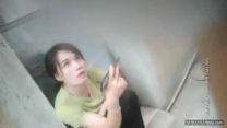 大叔扶貧站街女城街搭訕綠衣少婦吃快餐想弄個年輕美眉剛進屋就翻車...