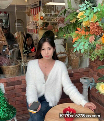 廣西柳州反差女神_趙鑫鑫_被渣男曝出性愛視頻_胯下口交抬腿爆操_全程淫蕩浪叫操成母狗