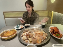 蘋果原相機云端泄密流出山東省淄博市臨淄區金山鎮愛吃精的騷逼少婦徐瑤高清