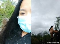 騷逼公園戶外露出，露天插穴，無視路人側目，驚險刺激