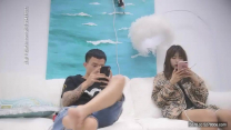 星選深夜場紋身妹子倒立口交一前一後邊口邊操，換人輪著操非常刺激