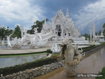 泰國白龍寺如此美麗的建築物真的存在於世上。
