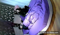 高質量情侶開房，妹子長得像新疆人，標致新疆型美女，身材很棒 筆直的大長腿，太愛笑，騎在男友身上 啪啪的聲音 很清脆