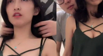 北京學表演的小騷逼黑絲情趣跟送快遞的砲友激情啪啪秀，有露臉多姿勢爆操淫聲浪語不斷無套看著很刺激2.