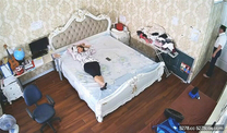 《居家攝像頭破解》真實紀錄中年領導午休時間回家和美女老婆打一炮