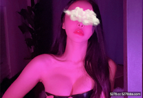 極品高顏值網紅美女【可可密】土豪訂製性感私拍-誘惑皮衣 黑絲+豐臀+饅頭逼+噴水 誘惑十足 高清私拍