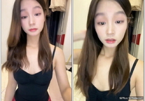 2026年1月最新，重磅！新人！正宗鄰家女神！超漂亮~【騷母狗】，年底缺錢，豁出去了下海，身姿曼妙，三點盡露好美