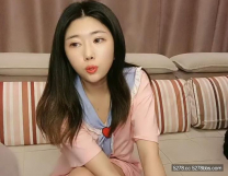 蘿莉少女【櫻桃小丸子】，’想要看腳的小哥哥，看過來啦‘，秀美足，大秀操逼！