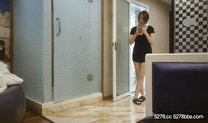 包臀裙外圍，一線天無毛小穴，騎乘妹子自己動，張開雙腿爆操