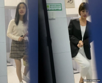 2021六月新流出商場女廁前景後景偷拍系列超騷開檔美少婦2K高清