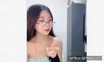 眼鏡反差婊 制服誘惑【小師妹】高顏值學妹~騷舞擼雞巴~道具~無套啪啪狂幹