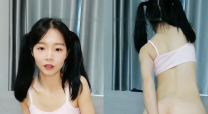 雙馬尾蘿莉萌妹子身材苗條自慰秀 沙發上跳蛋塞入逼逼拉扯呻吟嬌喘誘人誘惑