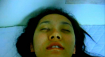 小美女第一次和男友偷嚐禁果被幹高潮,看她享受又痛苦的表情忍不又操了她一次,還主動女上位