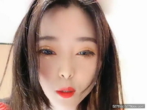 紅色妖姬--顔寶❤️：等一下啊，你別以爲我漏了個胸你就急了，我喜歡一堆人玩，你聽我說，你先把你兄弟叫來，一個人不好玩，撩人高手，3P，潮噴！