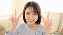 【第一次拍攝】【透明感出眾】【美麗的少女】清秀感溢出的外表和耀眼的笑容的美人JD。在男演員激烈的舉手投足中經歷了人生第一次的大量潮吹，漸漸地暴露出痴態..網上AV應徵→AV體驗攝影1720[有碼高清中文字幕]
