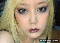 廣西超淫站街女劉紫鑫_騷逼肥美多汁深不可測_性慾旺盛邊幹邊震假屌齊上陣才微微滿足