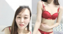 氣質高顏值美女性感內衣道具自慰近距離特寫跳蛋塞入逼逼抽插搞得很濕非常誘人