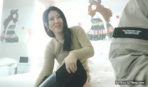 韓弟韓國探花約個豹紋吊帶韓國少婦啪啪，口交舔弄抬腿大力抽插猛操呻吟