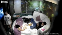螢石雲酒店 解密新房間的安防攝像頭高清偷拍大學生情侶放假離校前的告別炮體驗震動圓床的刺激
