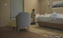 重金套路各種良家人妻，酒店內共度一夕歡愉，饑渴放蕩判若兩人