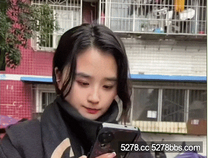 2026年2月最新，推特露臉淫妻博主 【江西奇妙淫妻 紅塵妃子】，過年回家在村口，突發奇想公廁口交啪啪，勾搭外賣員