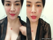 絕代風塵-巨乳依萍❤啊啊老公我逼逼好癢好想要高潮，誰會舔屄麽，來插我大騷逼裏，好癢啊。風韻猶存、配上巨乳雙峰，自慰嗨起來！