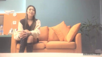 高筒靴甜美外圍美女被胖哥哥操的不要不要 ，性感包臀裙腿上紋身 ，擼硬直接對準插入 ，扛起雙大長美腿，大力抽插猛操
