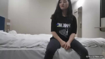 皮蛋小生老哥專攻足浴勾搭全程拍攝，駕車帶出去開房操，大耳環熟女洗完澡口交舔屌，後入大屁股騎乘猛操